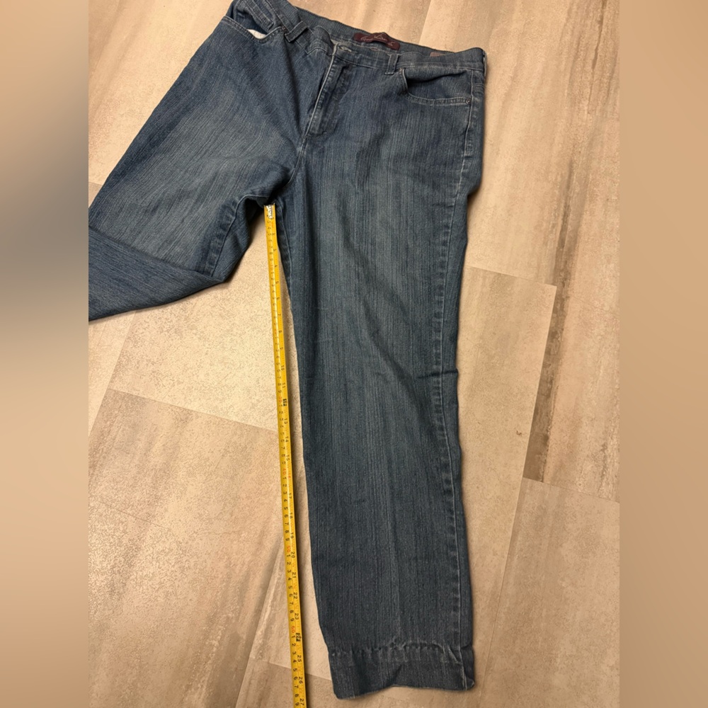 Gloria Vanderbilt Blue  Leg Jeans - Picture 5 of 9